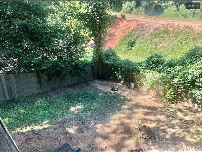 Building Photo - 1414 Caplewood Dr