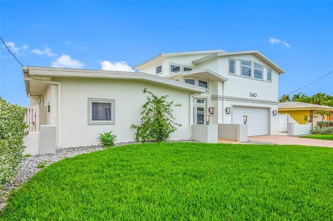 Building Photo - 540 59th Ave