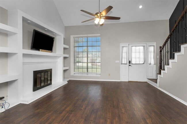 Building Photo - 16042 Glenbrook Knoll Ln