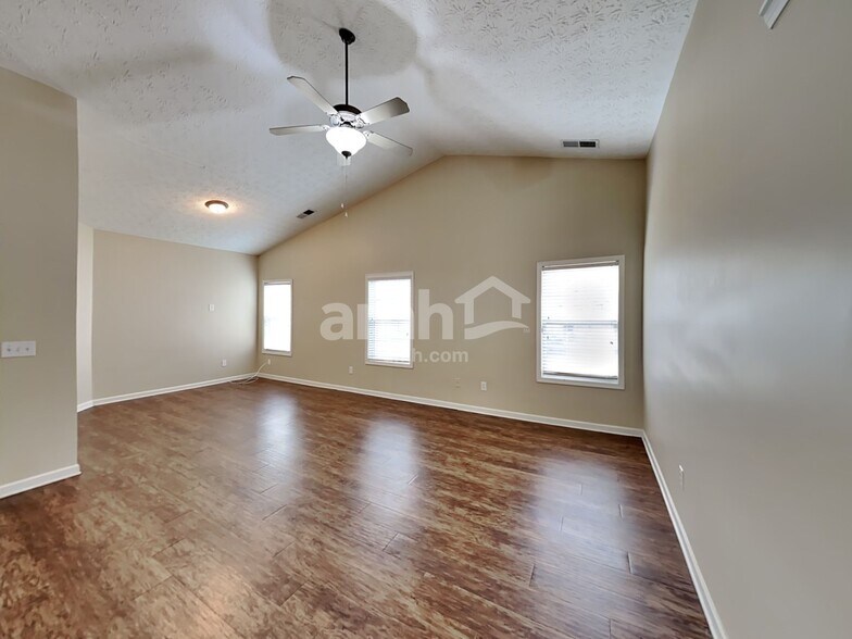 Building Photo - 2166 Blueberry Ln