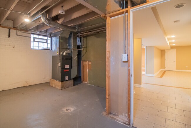 Building Photo - 12123 S Lafayette Ave