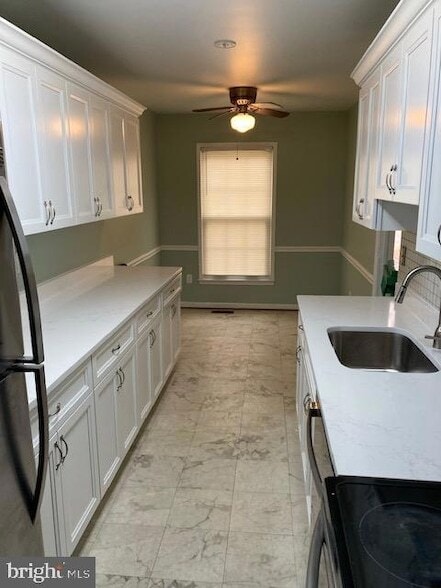 Building Photo - 35 Midline Ct