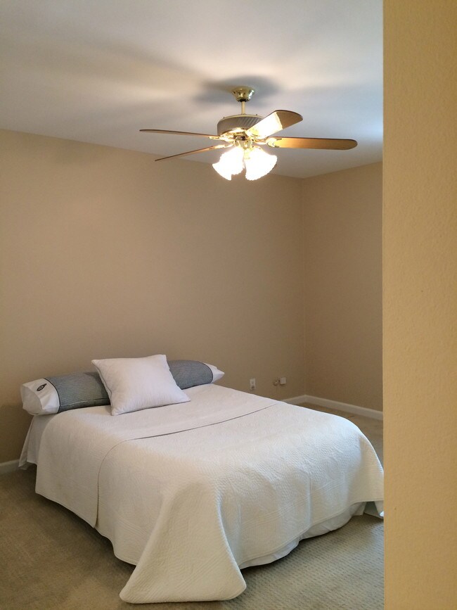 master bedroom - 4708 Park Granada Park