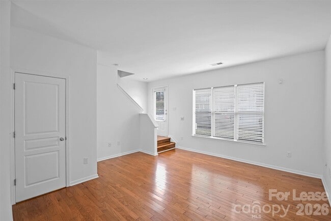 Building Photo - 2252 Vision Dr