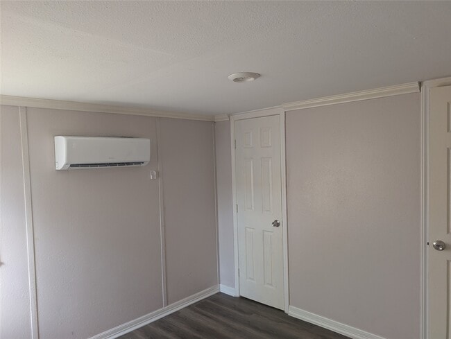 Building Photo - 4120 Avenue O