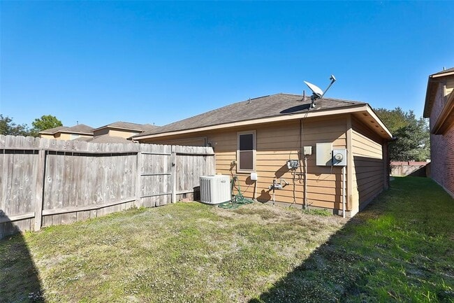 Building Photo - 8231 Gran Villa Dr