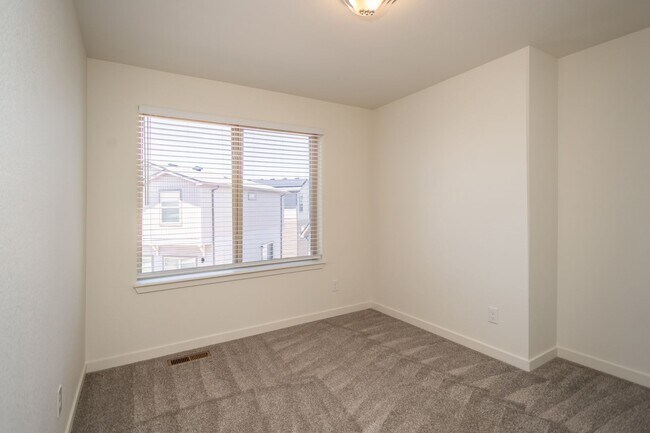 Building Photo - Move-In Ready Home in Desirable Banning Lewis Ranch!!