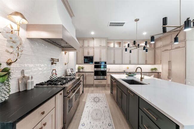 Building Photo - 2118 Bennet Ct