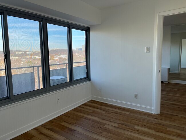 Building Photo - 5340 Holmes Run Pky