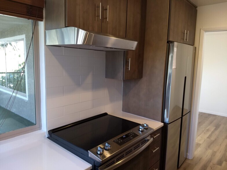 Building Photo - 2521 NE 125th St