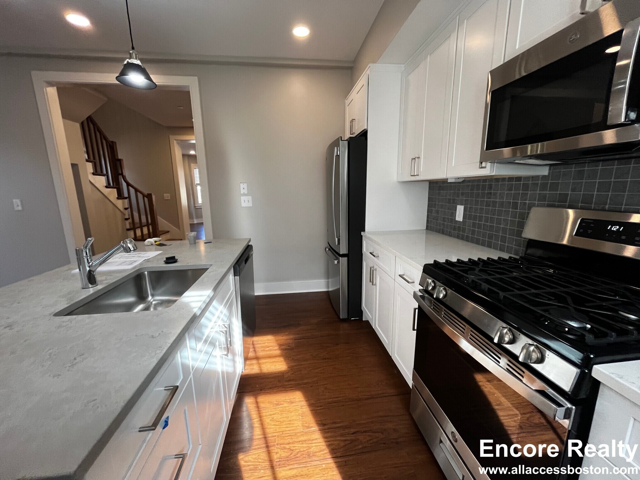 Building Photo - 390 Harvard St