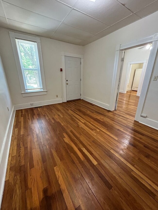 Building Photo - One Bedroom Apartment on Northside