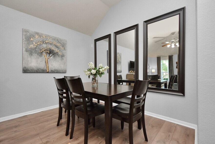 Building Photo - 18407 Early Grn Trl