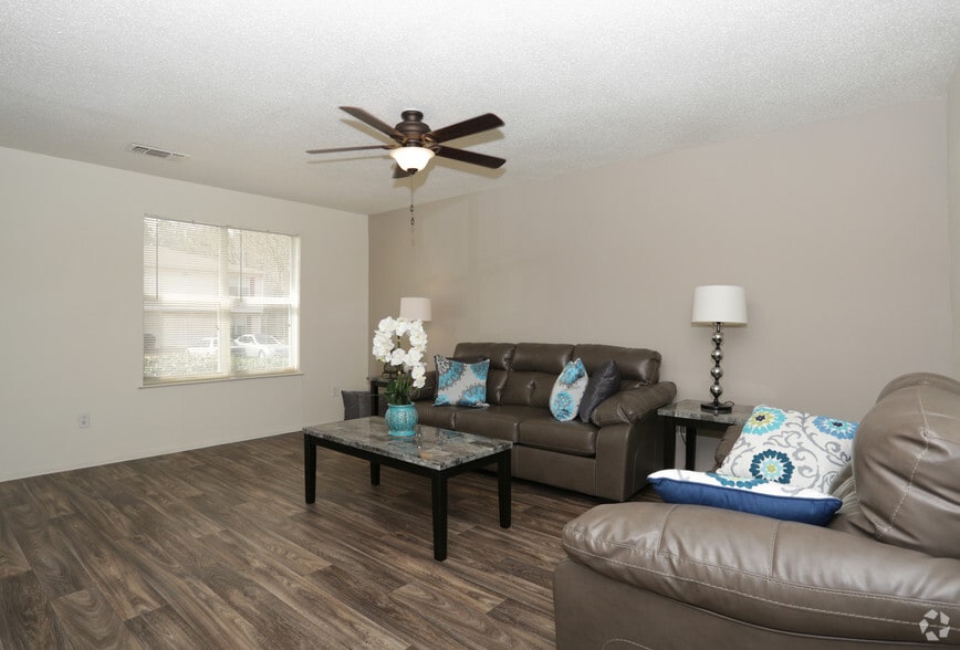 2BR, 2BA - 1,196 SF - Townhomes at Pinehill
