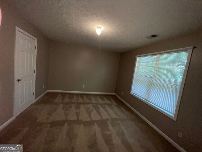 Building Photo - 102 Carolinas Way