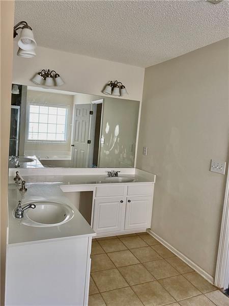 Building Photo - 9020 Friarbridge Dr