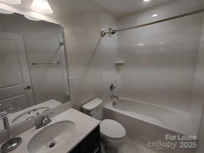 Building Photo - 4073 Zilker Park Dr