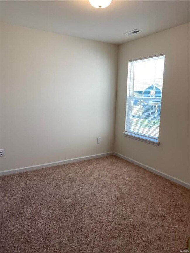 Building Photo - 612 Summer Breeze Ln