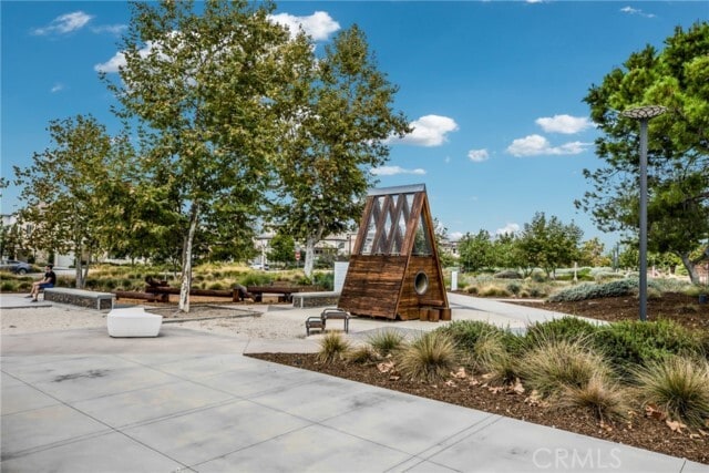 Building Photo - 783 Benchmark