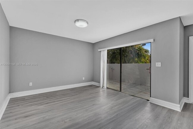 Building Photo - 14212 NE 4th Ave