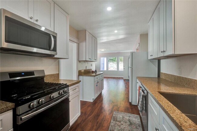 Building Photo - 3317 Paraiso Way