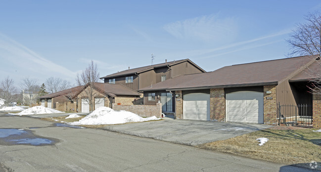 Building Photo - Cumberland Condominiums