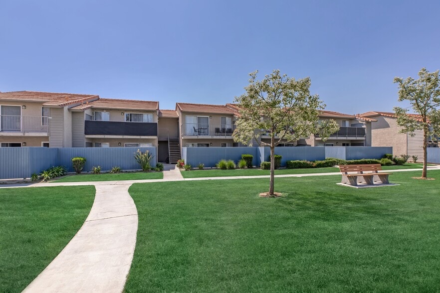 Primary Photo - Sierra Vista Apartments