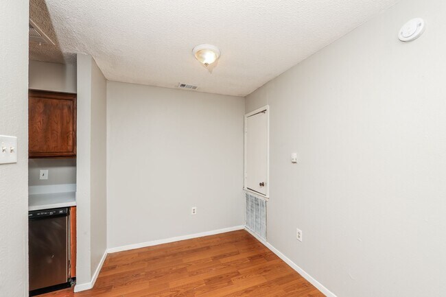 Building Photo - Trinity Meadows 1216