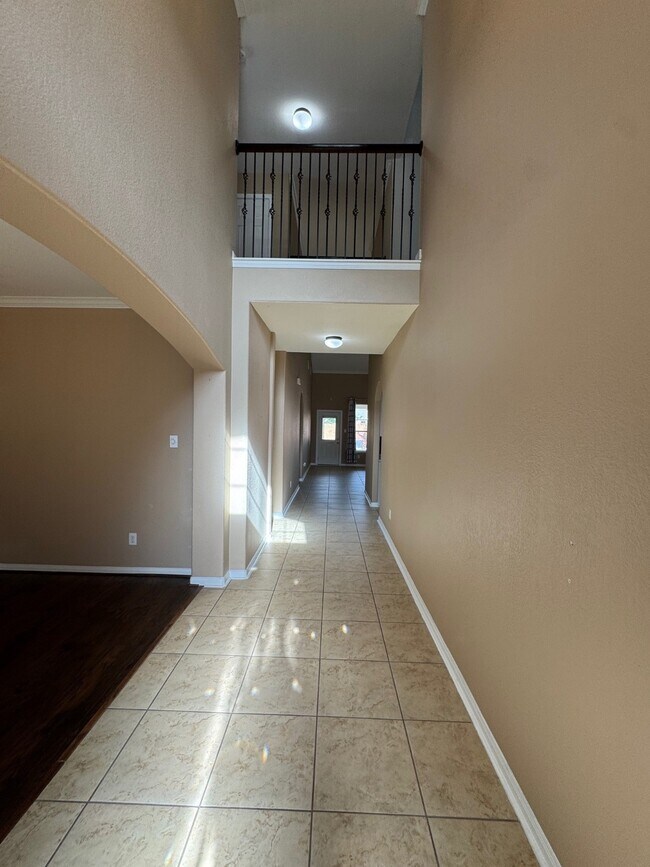 Building Photo - 24423 Hampton Lakes Dr