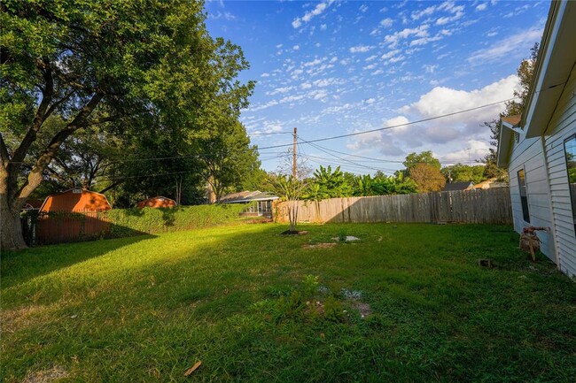 Building Photo - 8006 Triola Ln