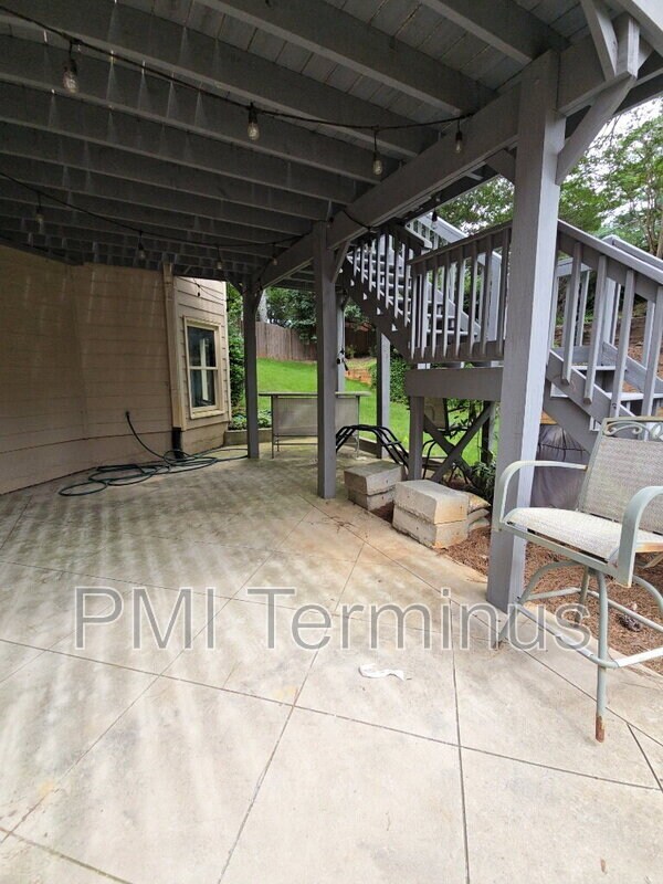 Building Photo - 3307 Fieldwood Dr SE