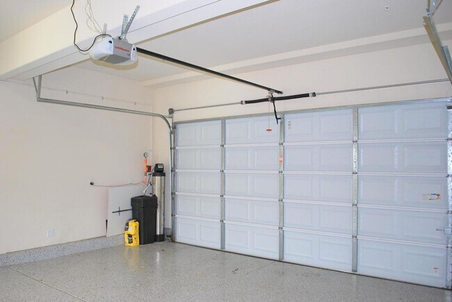 Building Photo - 3502 Cinnamon Ridge Rd