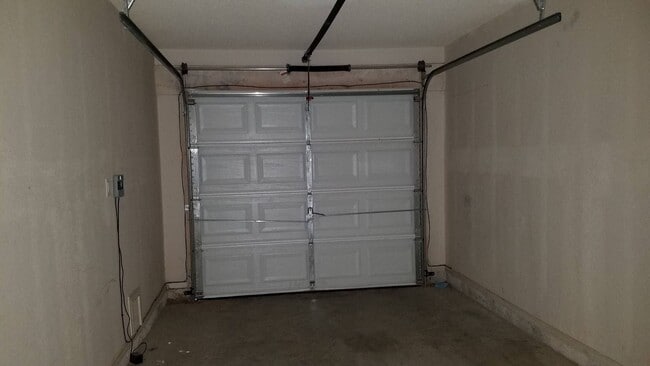 Building Photo - Exceptional 2-Story Eastside Home!