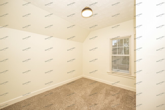 Building Photo - 1534 Coutant Ave