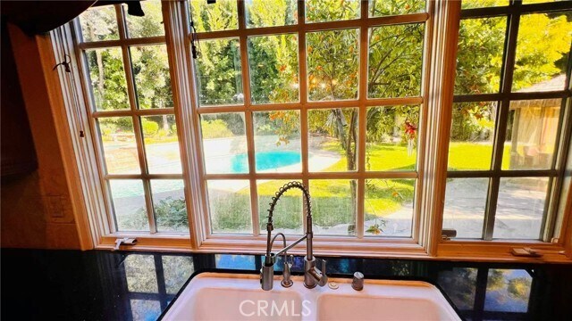 Building Photo - 719 Carriage House Dr