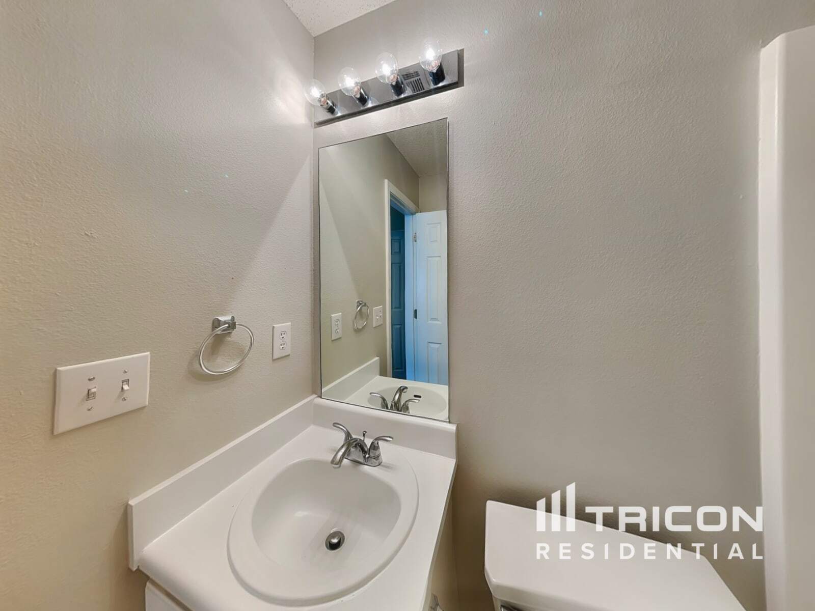 Building Photo - 4151 Ravenwood Ct