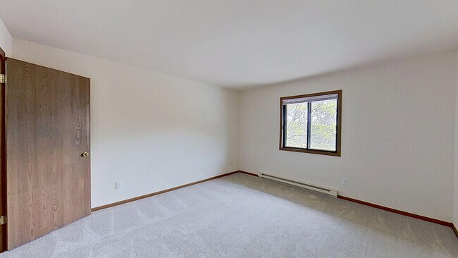 Building Photo - Renovated Upper 2 Bedroom 1.5 Bathroom Apartment Available