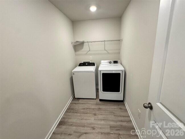 Building Photo - 1011 Maylen Trce