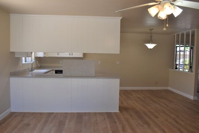 Building Photo - Rare Winters Home!