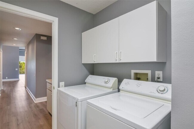 Building Photo - Beautiful 3 Bedroom 2 Bath House For Rent