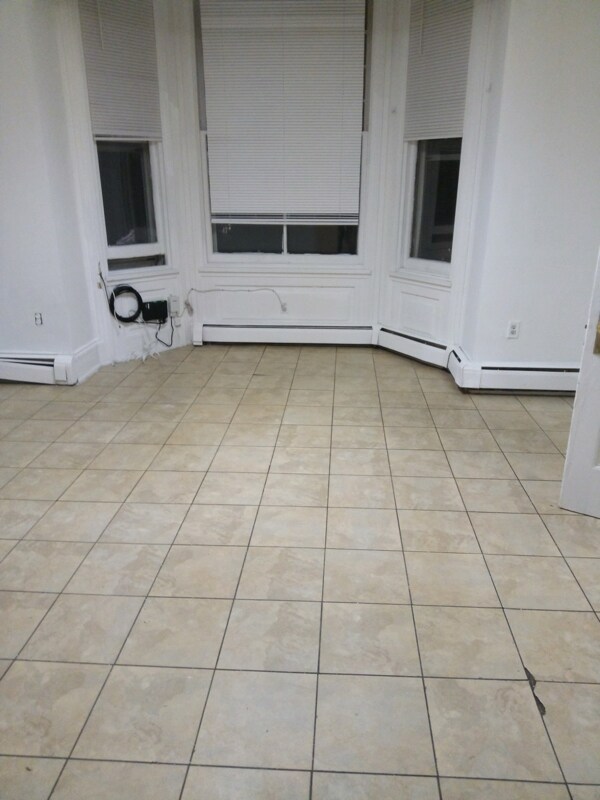 Building Photo - 524 E Lincoln Hwy