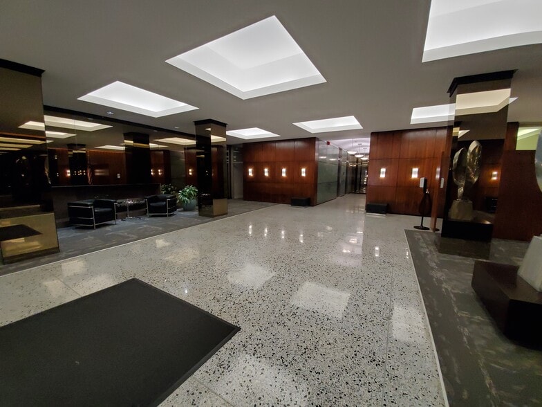 Building Photo - 535 N Michigan Ave