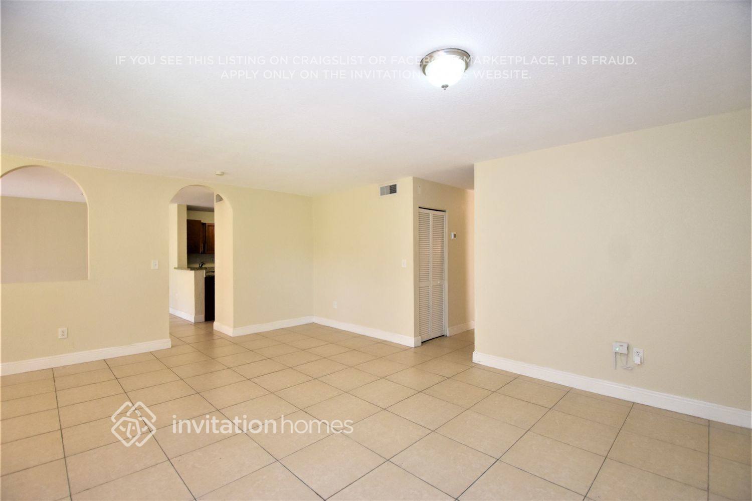 Building Photo - 1095 SW 135th Pl