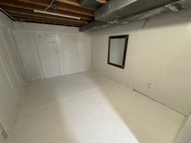 Building Photo - Spacious Morrison Home