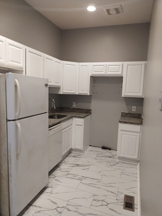 Building Photo - Brookfield #1