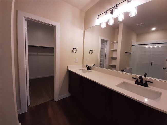 Building Photo - 25539 Starling Ln