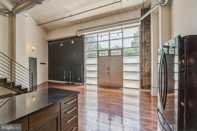 Building Photo - 1234 Hamilton St