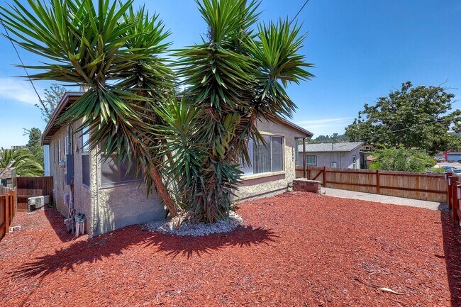 Building Photo - La Mesa Living at Its Best – Spacious Home w/Solar!