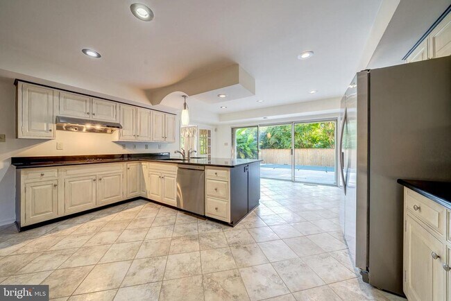Building Photo - 6209 Stoneham Ln