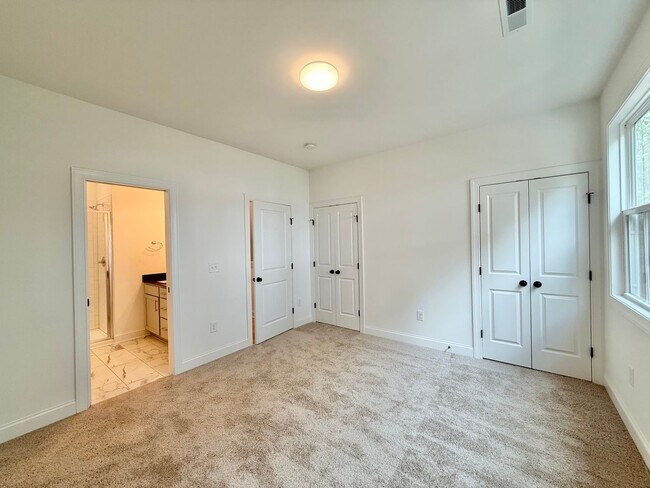 Building Photo - Newly Built 4BD, 3.5BA Northeast Raleigh T...